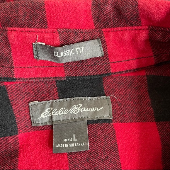 Men's Eddie Bauer Red and Black Buffalo Plaid 100% Cotton Flannel Shirt - Picture 3 of 5